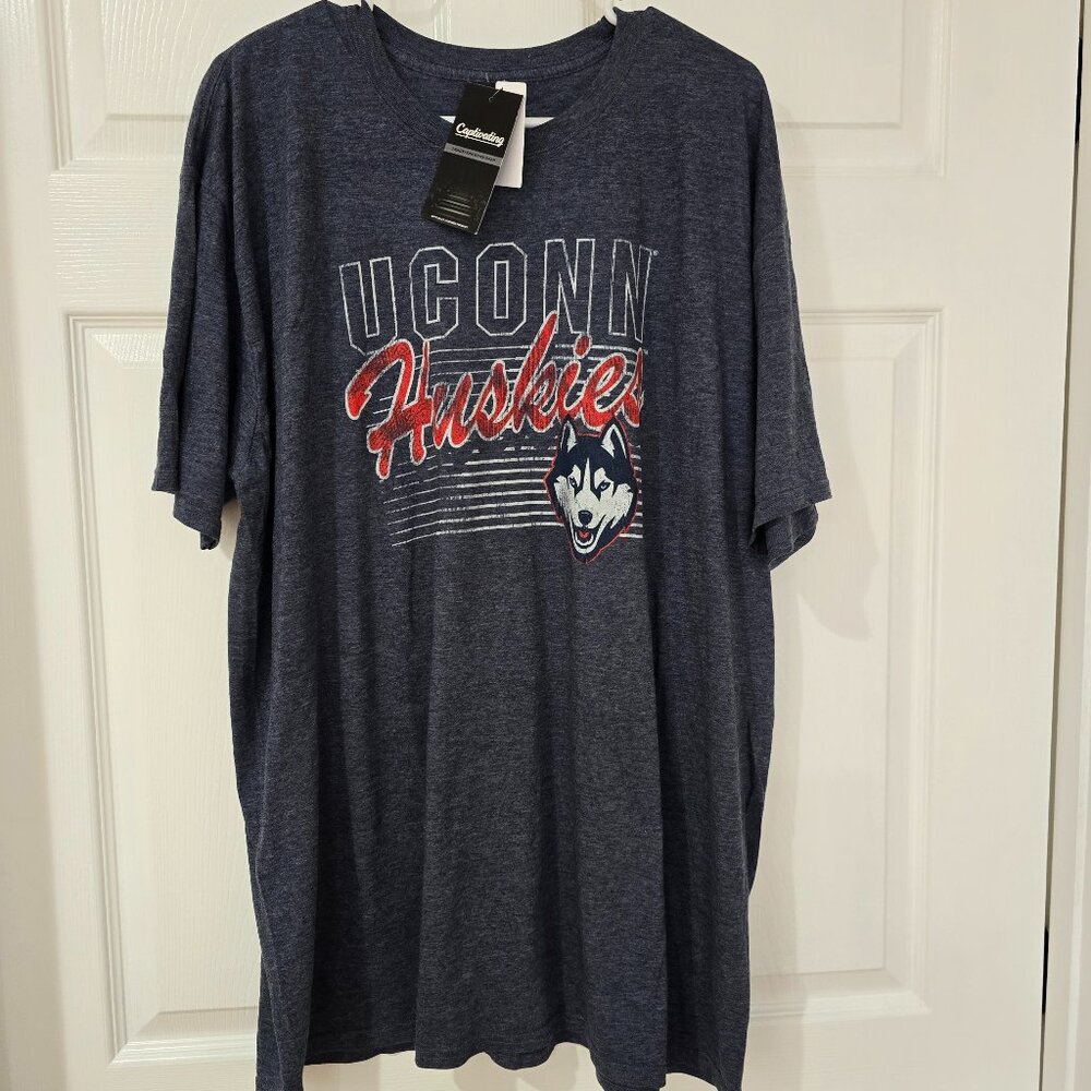 University of Conneticut Huskies Men's Captivating Brand T-Shirt Blue Sz 2XL NWT